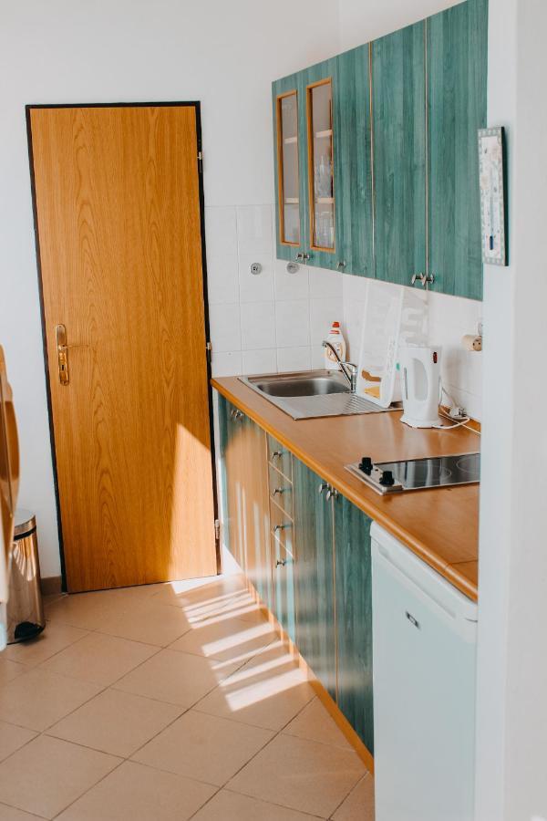 شقة Apartman روكيتنسي ناد جيزيرو المظهر الخارجي الصورة
